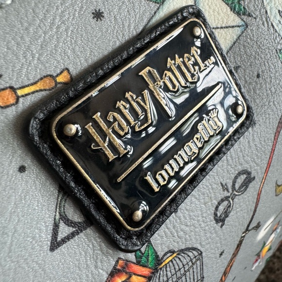 LOUNGEFLY • HARRY POTTER TATTOO - Picture 5 of 5
